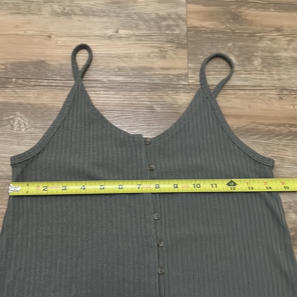 AEO olive button tank top NWT - Picture 4 of 10